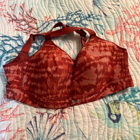 Under Armour Other - Under Armour Women's Red Pattern Sports Bra